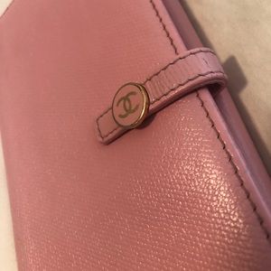 Chanel Caviar bifold Wallet
